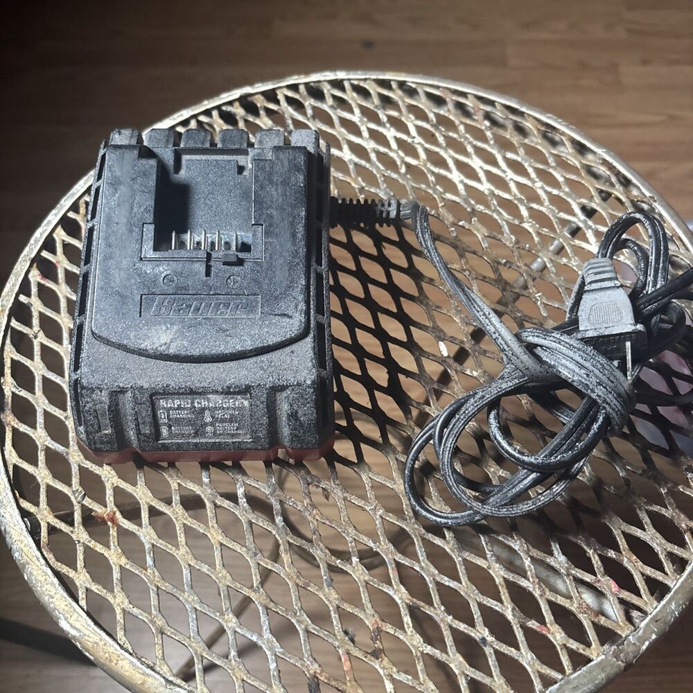 Bauer 1704C-B 20V 1.7A  Rapid Li-Ion Battery Charger See Pics Flaws Works Used